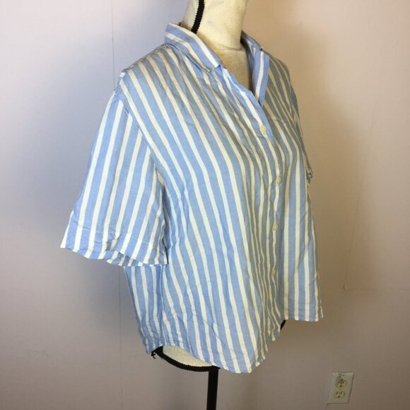 Uniqlo Shirt Size M Womans Blue White Striped Linen Blend Short Sleeve Cropped - Picture 3 of 15